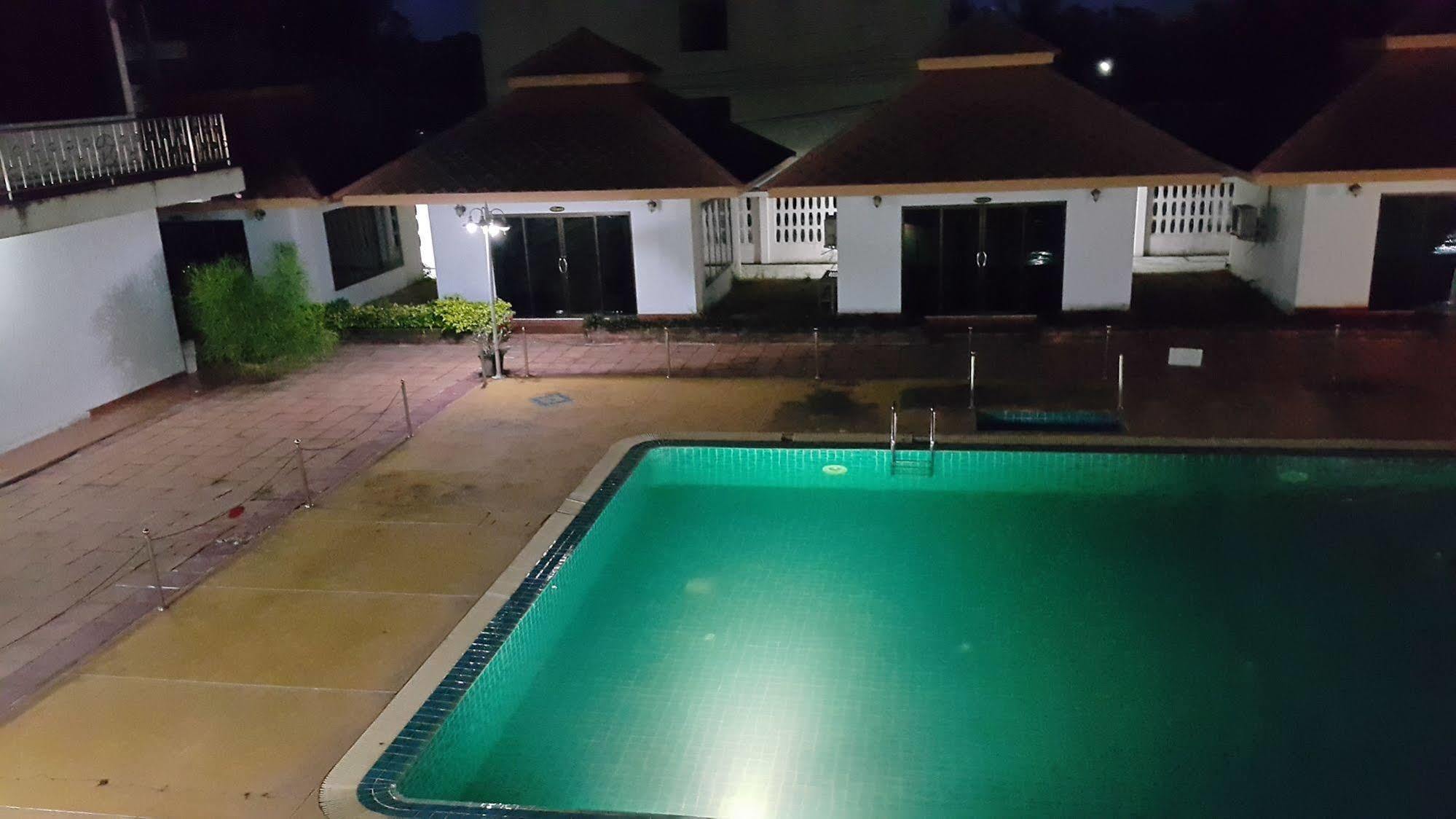 Sadudee Mansion Ξενοδοχείο Σούρατ Τανί Εξωτερικό φωτογραφία